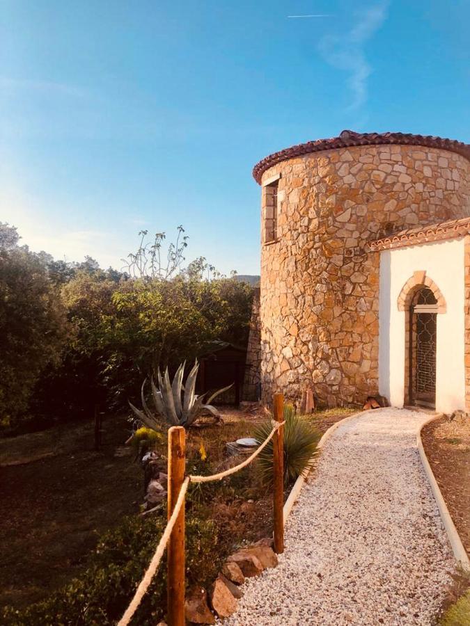 L'Hacienda Maison D'Hotes Bagnols-en-Forêt Esterno foto